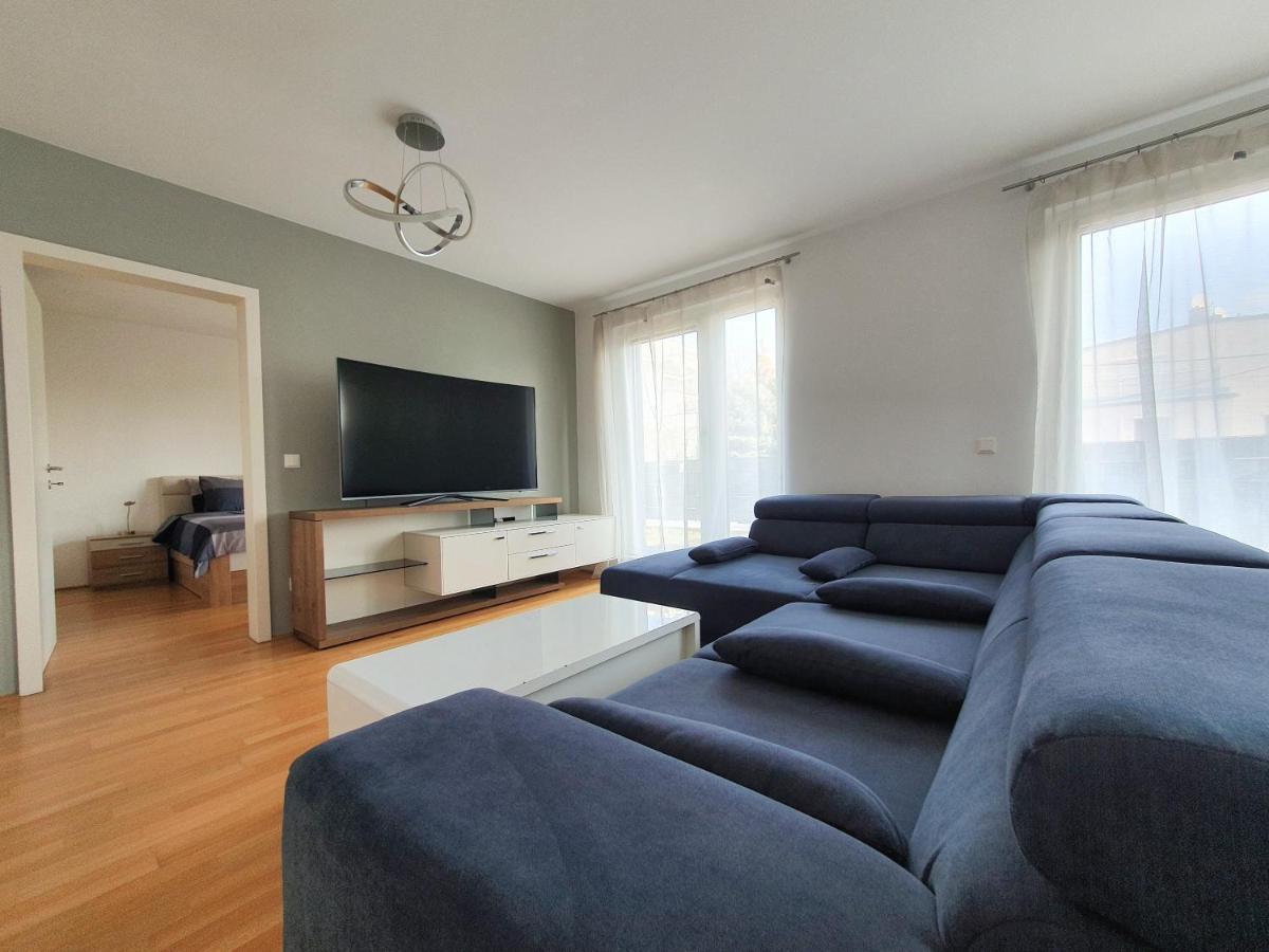 Near Lake Spacious & Furnished Beautiful * Vienne