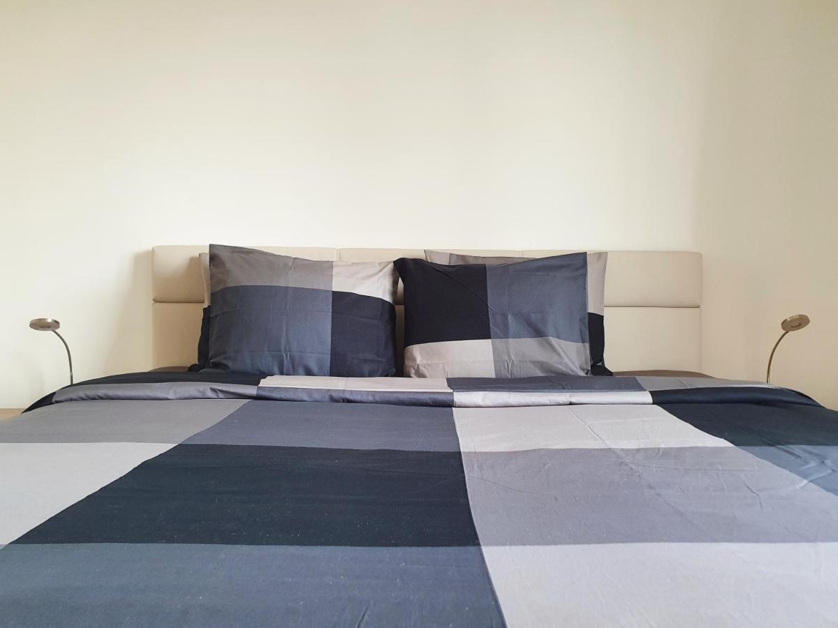 Near Lake Spacious & Furnished Beautiful * Vienne