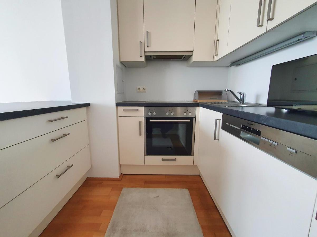 Near Lake Spacious & Furnished Beautiful Vienne